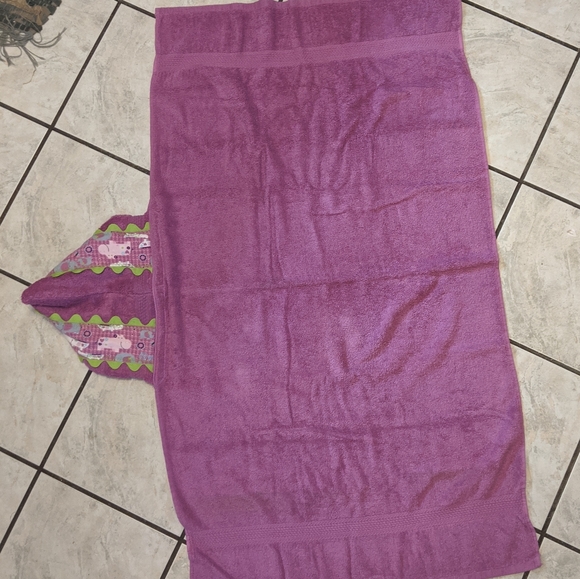 Purple Hooded Kids Towel - Picture 2 of 5